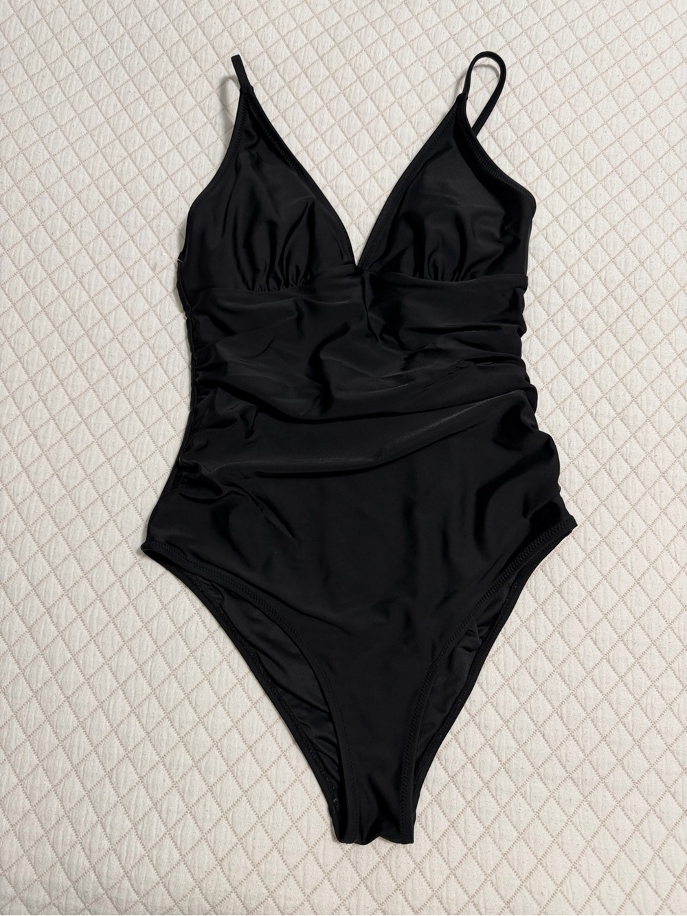 Cupshe Black Ruched V-Neck One Piece Swimsuit Size Small New